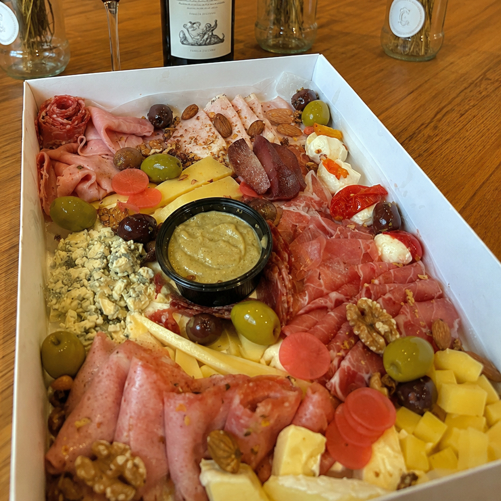 Picada Charcú con fiambres y quesos